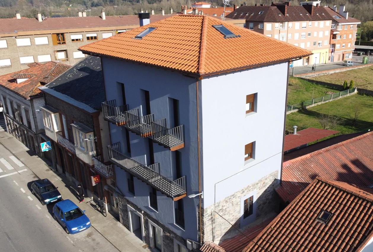 Apartamentos Puerta De Occidente Cornellana Εξωτερικό φωτογραφία